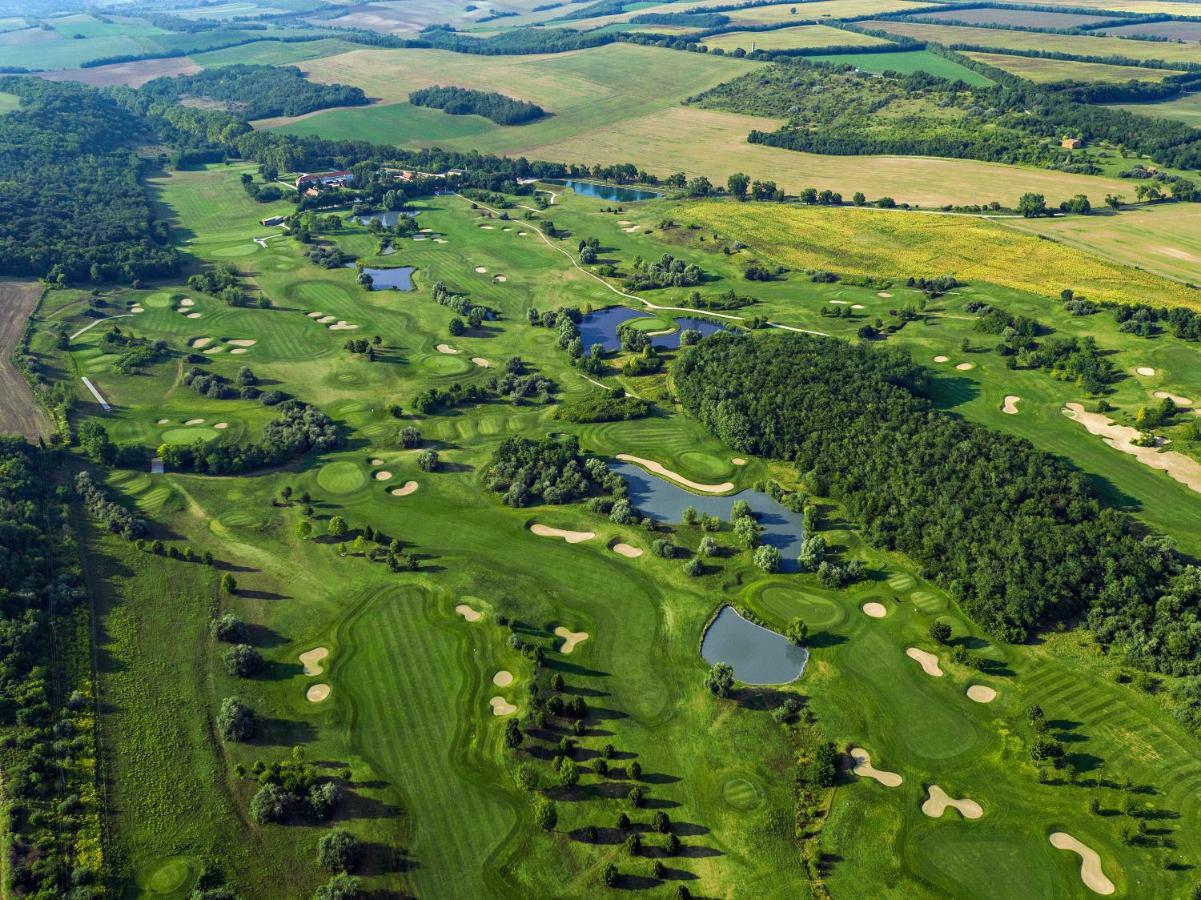 Pannonia Golf & Country Club Bed & Breakfast Alcsutdoboz Dış mekan fotoğraf