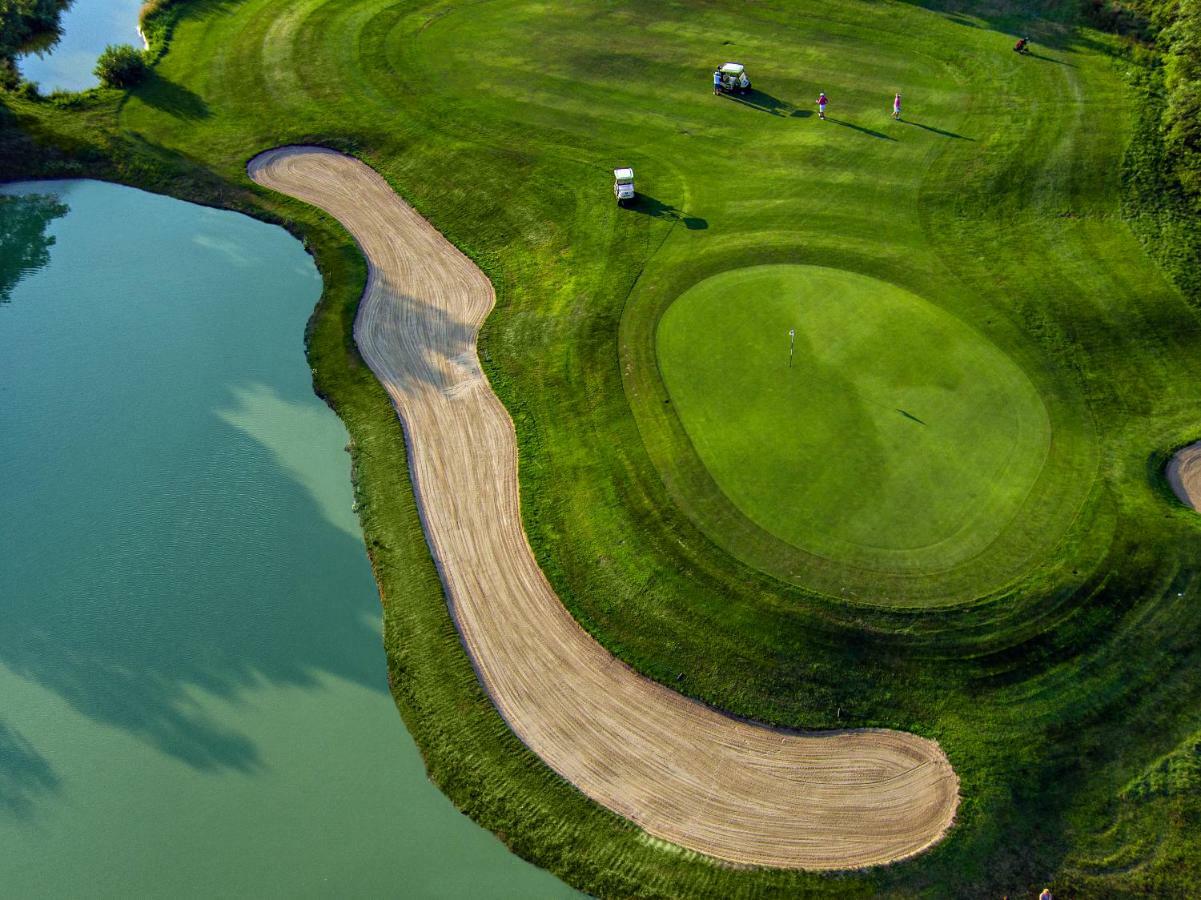 Pannonia Golf & Country Club Bed & Breakfast Alcsutdoboz Dış mekan fotoğraf